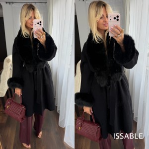Elegancki płaszcz obszyty futrem czarny 